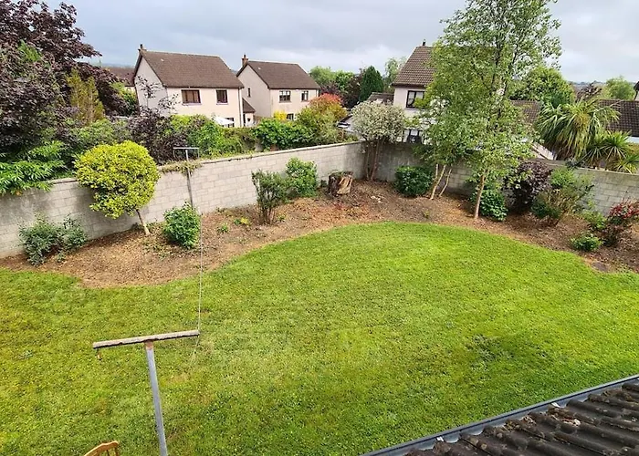 Home Away From Home In Waterford 4 Bed Rooms
