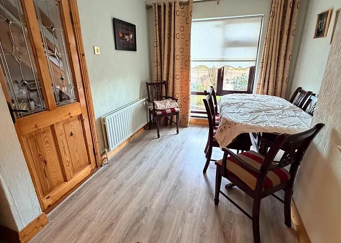 3 Bedroom Townhouse In Great Location