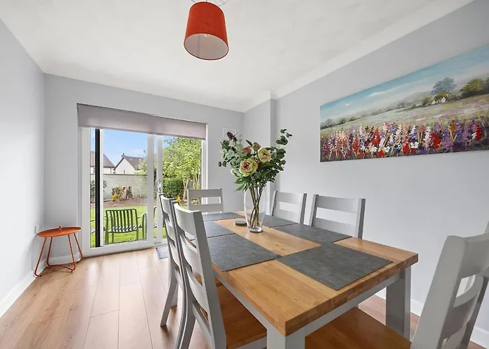 Home Away From Home In Waterford 4 Bed Rooms